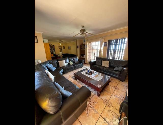 3 BEDROOM HOUSE FOR SALE IN AMANDASIG